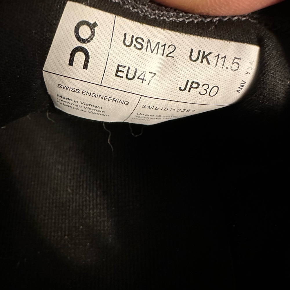 On Cloud Trail Running Cloudsurfer Waterproof Sne… - image 8